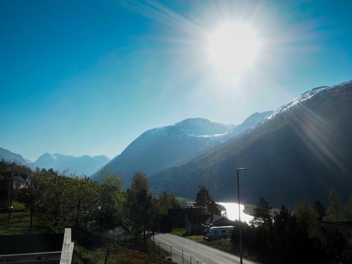 Stryn Stor Og Moderne Leilighet Extérieur photo