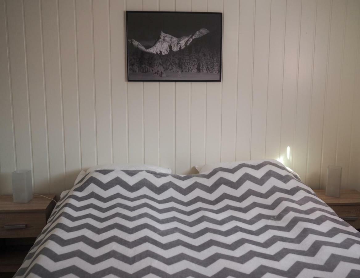 Stryn Stor Og Moderne Leilighet Extérieur photo